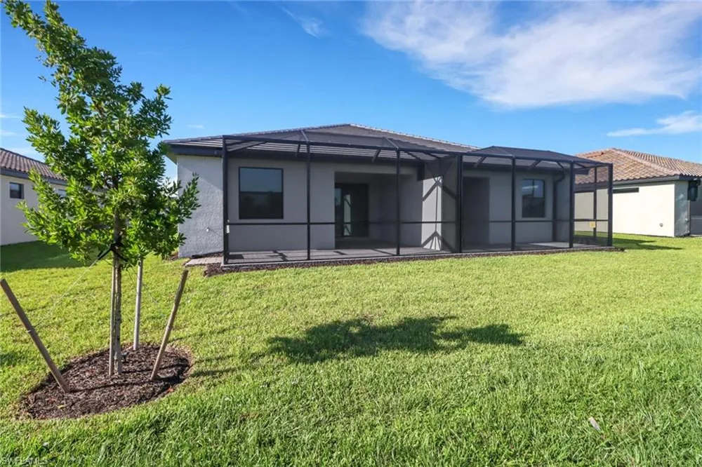 19592 Hinkley Drive Estero, FL 33928