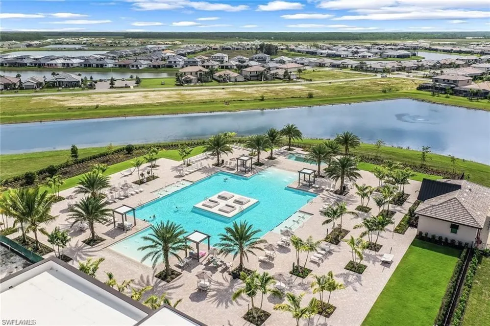 19592 Hinkley Drive Estero, FL 33928