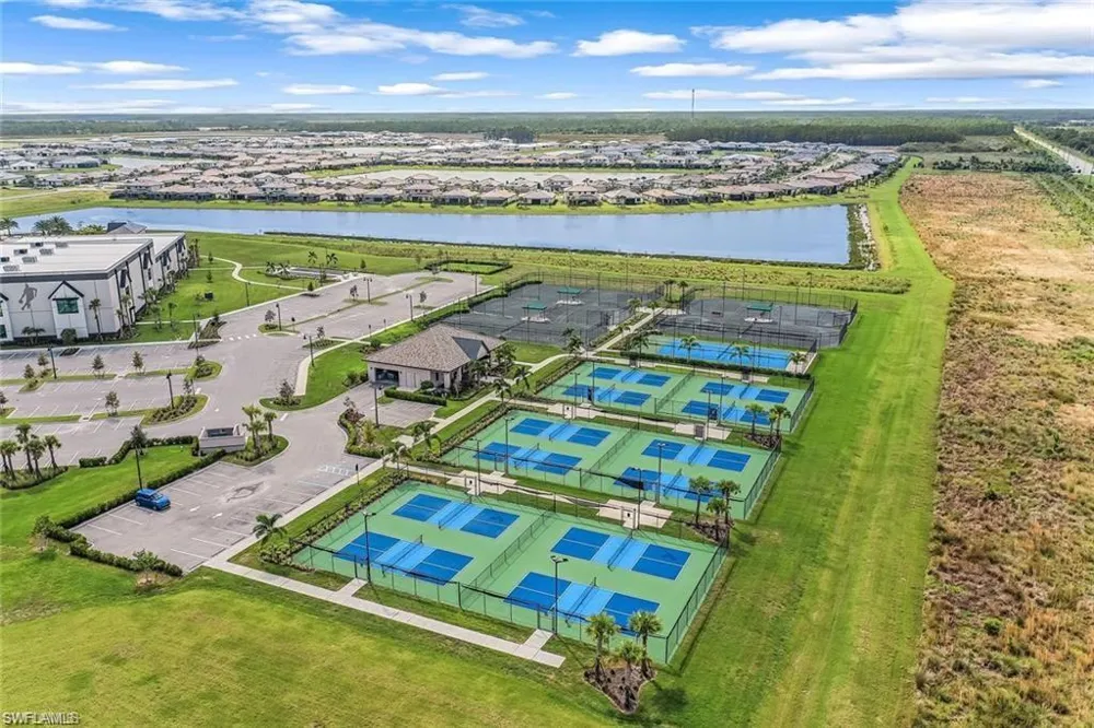 19592 Hinkley Drive Estero, FL 33928