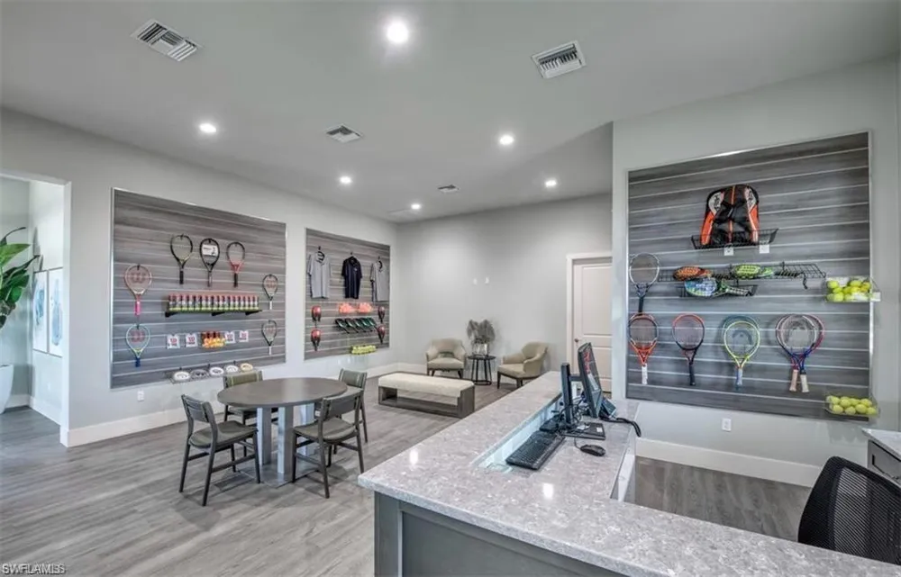 19592 Hinkley Drive Estero, FL 33928
