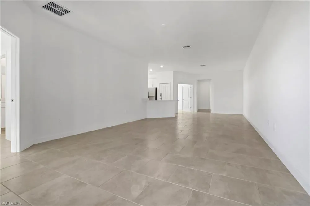 19592 Hinkley Drive Estero, FL 33928