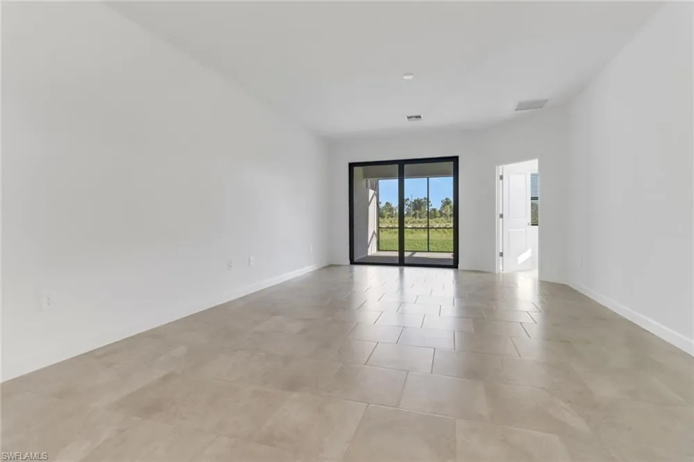 19592 Hinkley Drive Estero, FL 33928