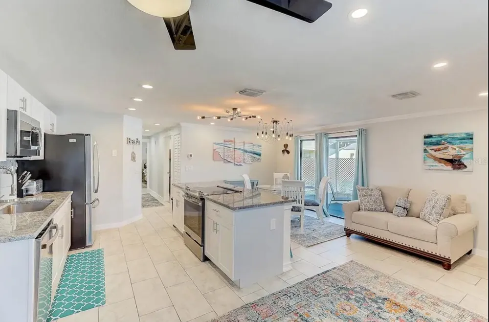 2720 49TH AVENUE W #2720 Bradenton, FL 34207
