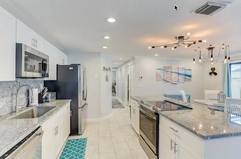 2720 49TH AVENUE W #2720 Bradenton, FL 34207
