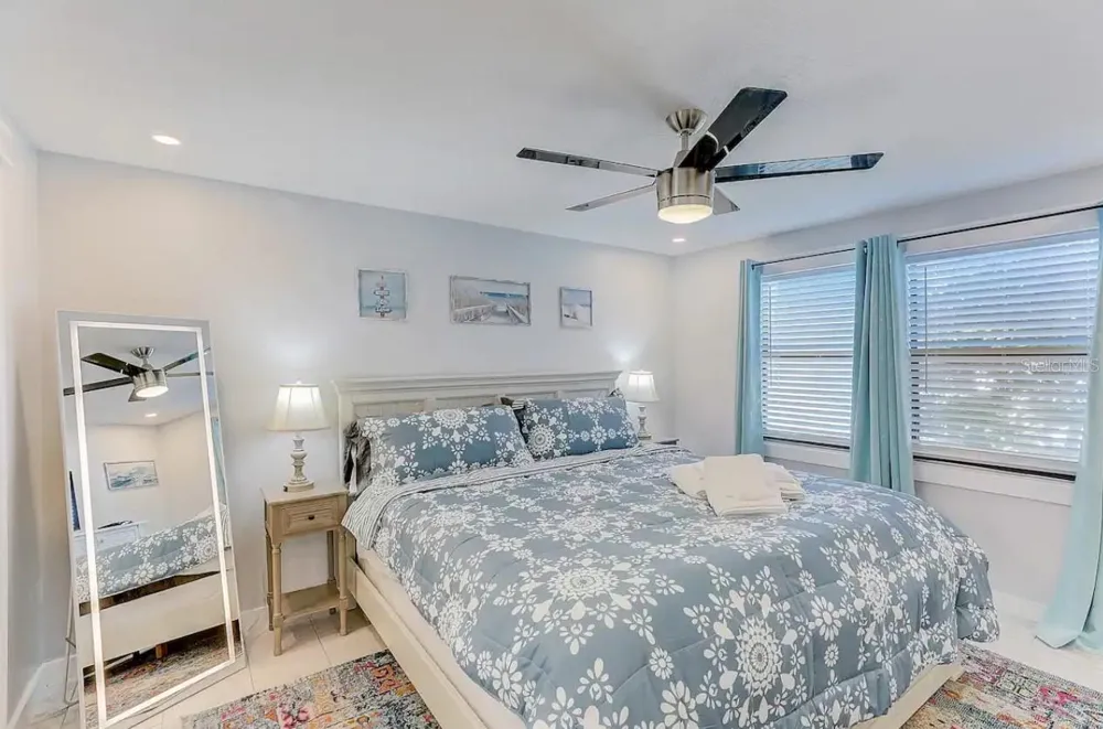 2720 49TH AVENUE W #2720 Bradenton, FL 34207