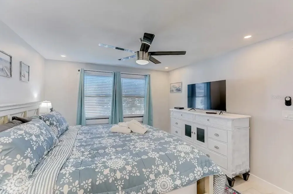 2720 49TH AVENUE W #2720 Bradenton, FL 34207