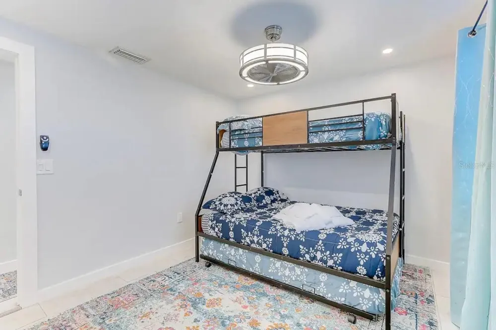 2720 49TH AVENUE W #2720 Bradenton, FL 34207