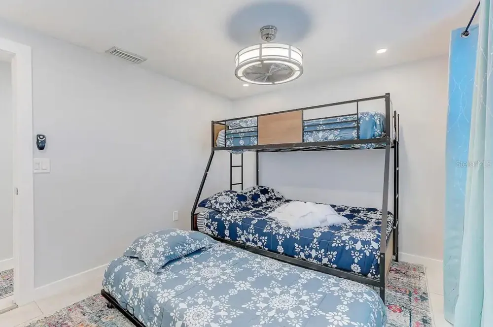 2720 49TH AVENUE W #2720 Bradenton, FL 34207