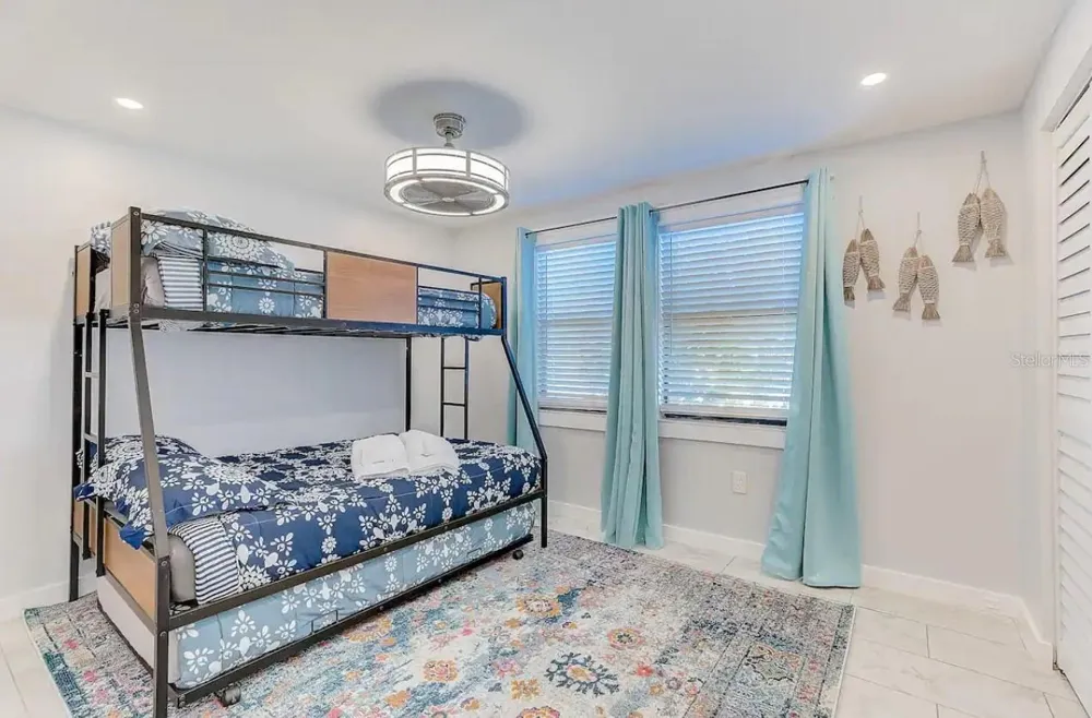 2720 49TH AVENUE W #2720 Bradenton, FL 34207