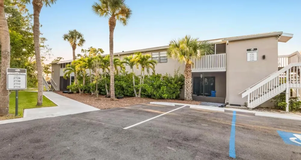 2720 49TH AVENUE W #2720 Bradenton, FL 34207