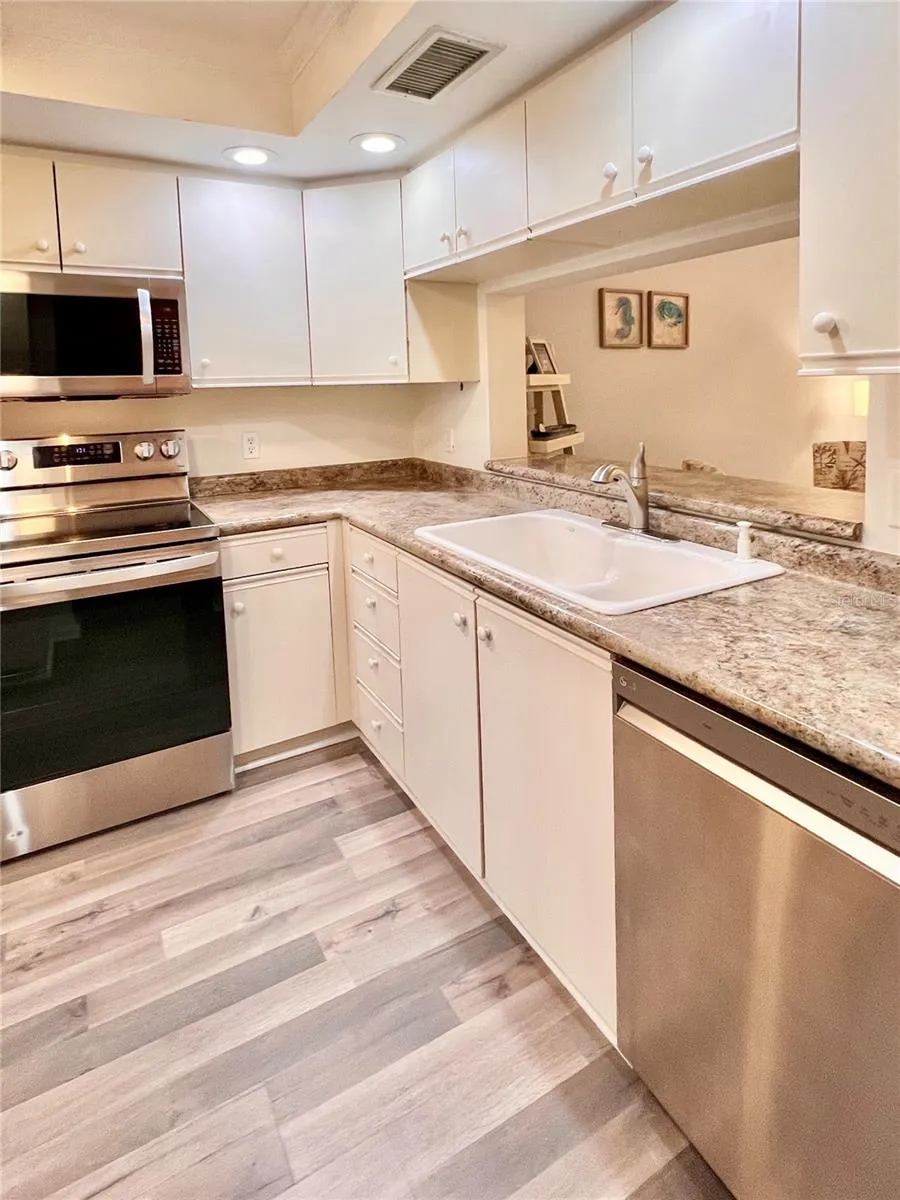 6501 STONE RIVER ROAD #104 Bradenton, FL 34203