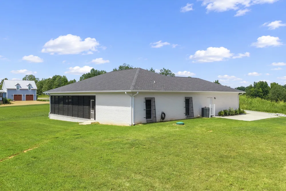 363 Golfview Ln Decaturville, TN 38329