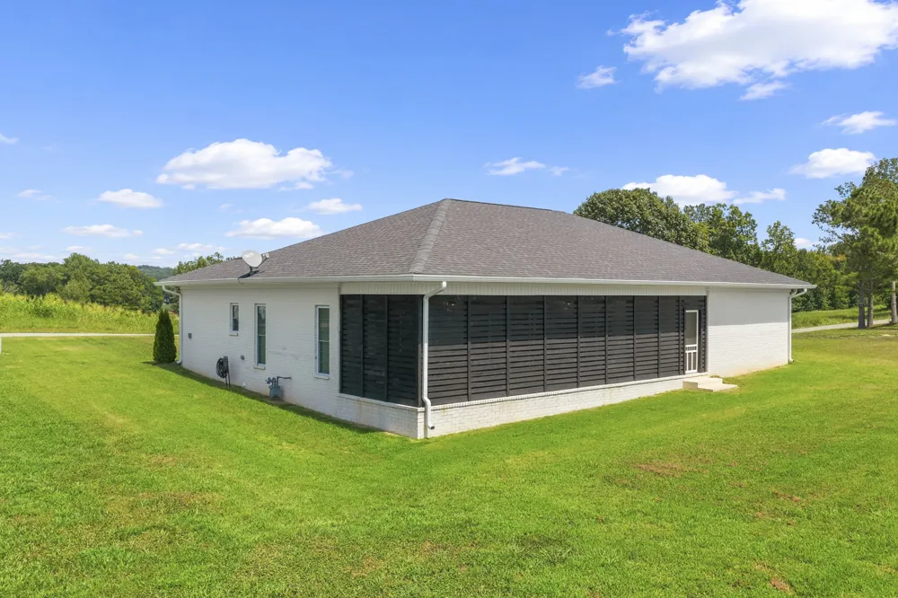 363 Golfview Ln Decaturville, TN 38329