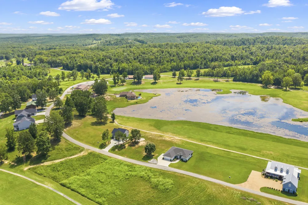 363 Golfview Ln Decaturville, TN 38329