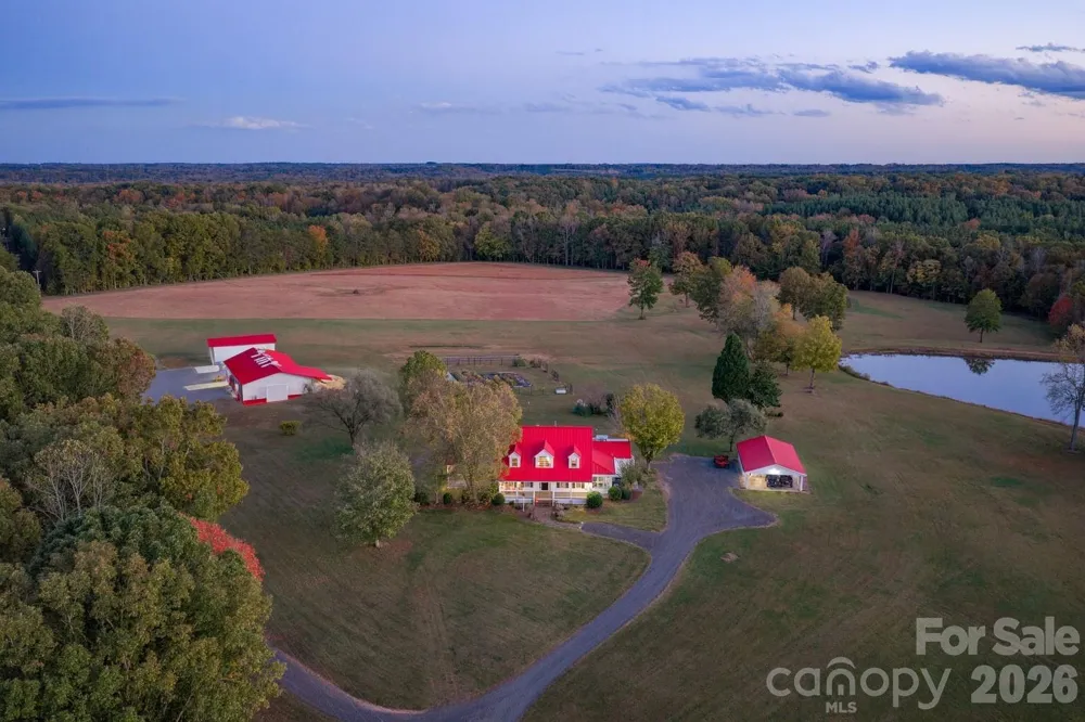 1260 Beaver Island Trail Road Walnut Cove, NC 27052
