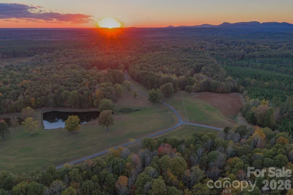 1260 Beaver Island Trail Road Walnut Cove, NC 27052