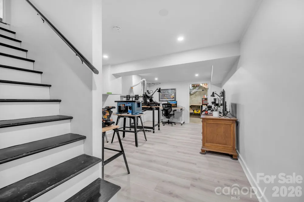1260 Beaver Island Trail Road Walnut Cove, NC 27052