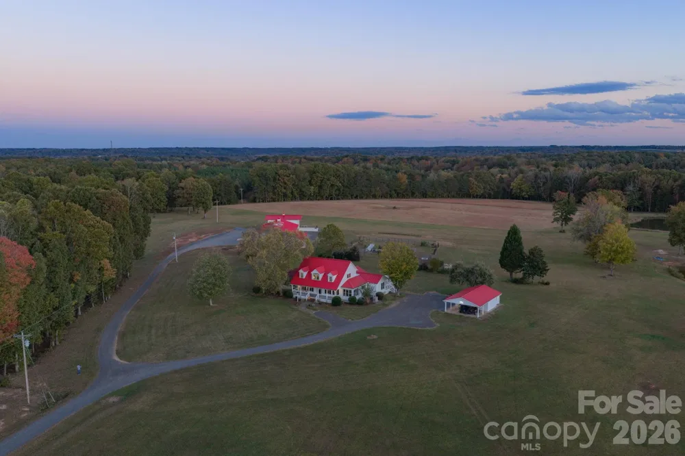 1260 Beaver Island Trail Road Walnut Cove, NC 27052