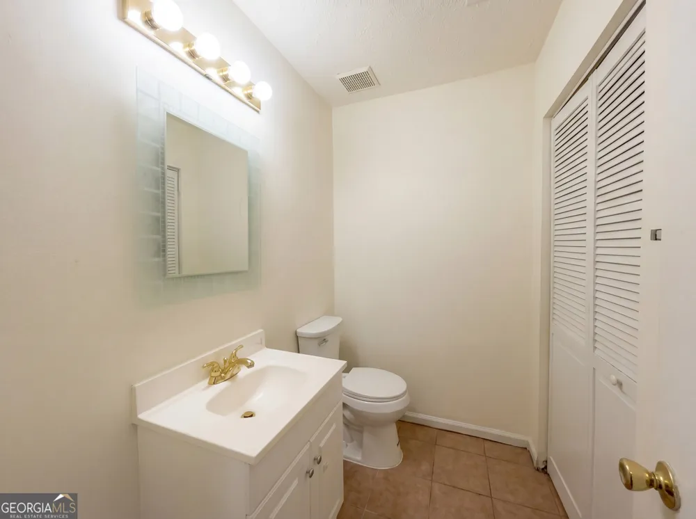 5328 Ridge Forest DR Stone Mountain, GA 30083