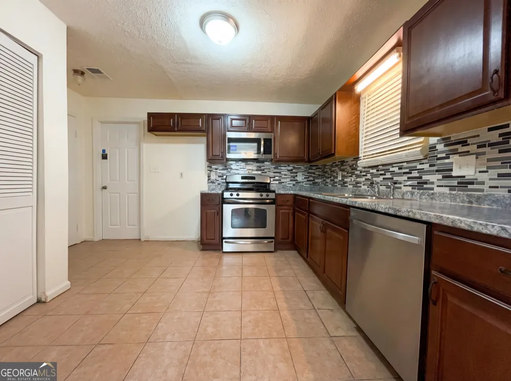 5328 Ridge Forest DR Stone Mountain, GA 30083