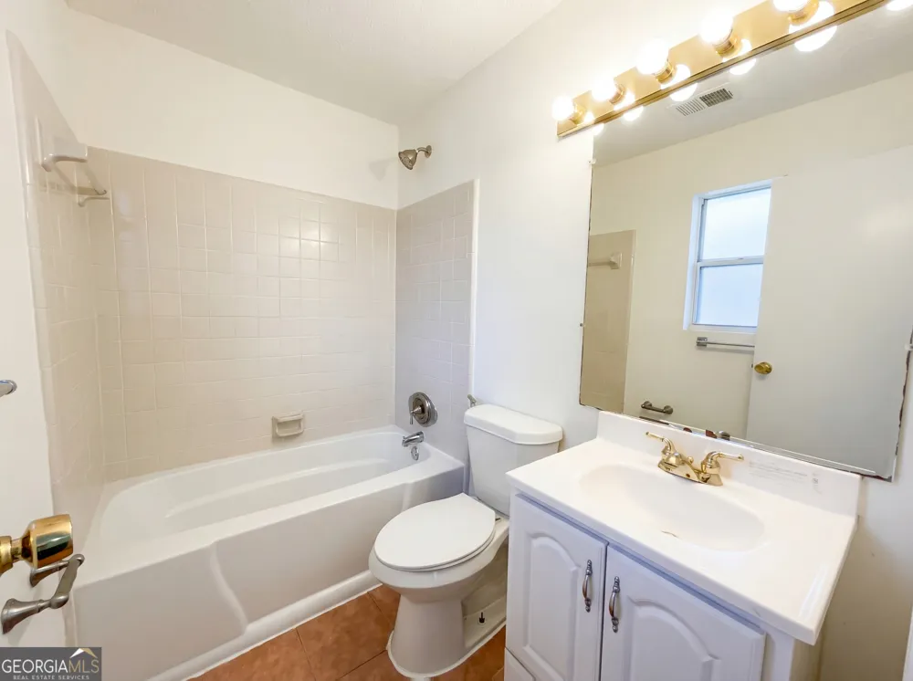 5328 Ridge Forest DR Stone Mountain, GA 30083