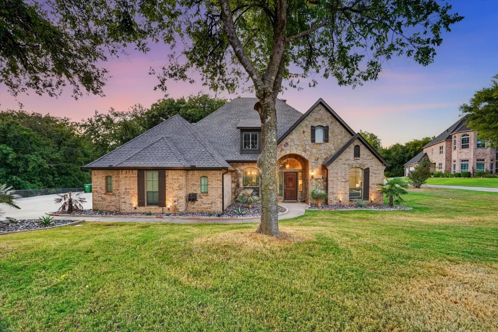 132 Star Crossing Lane Weatherford, TX 76088