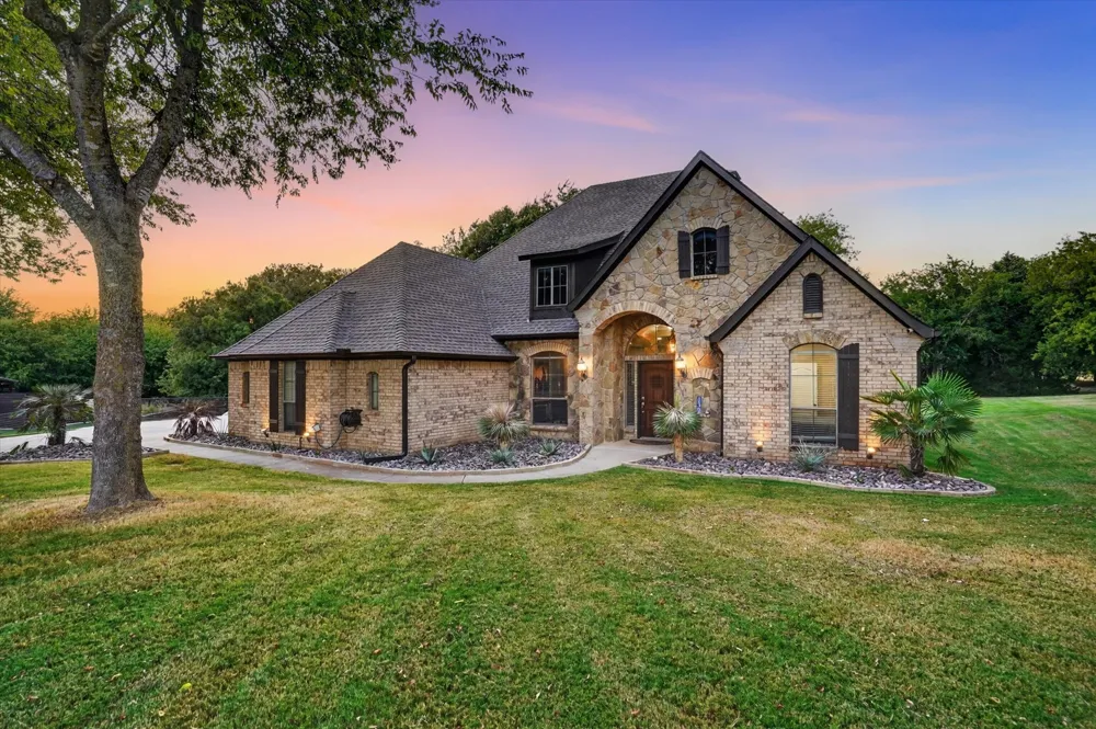 132 Star Crossing Lane Weatherford, TX 76088
