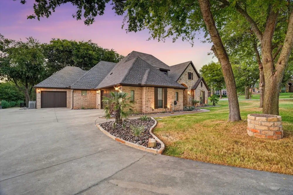 132 Star Crossing Lane Weatherford, TX 76088