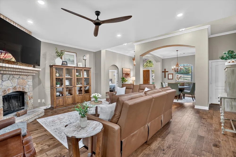 132 Star Crossing Lane Weatherford, TX 76088