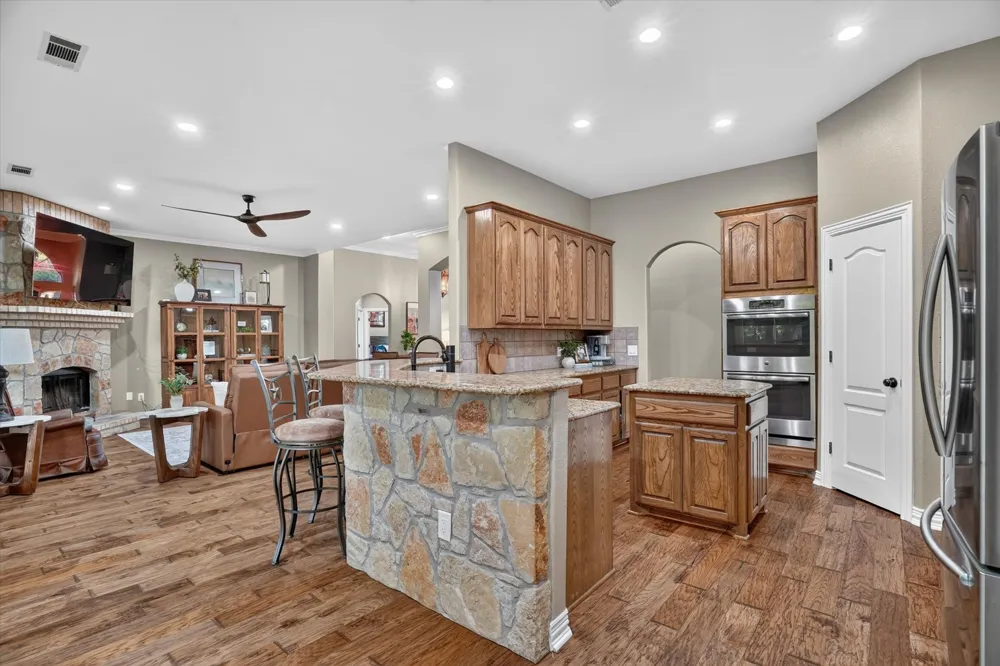 132 Star Crossing Lane Weatherford, TX 76088
