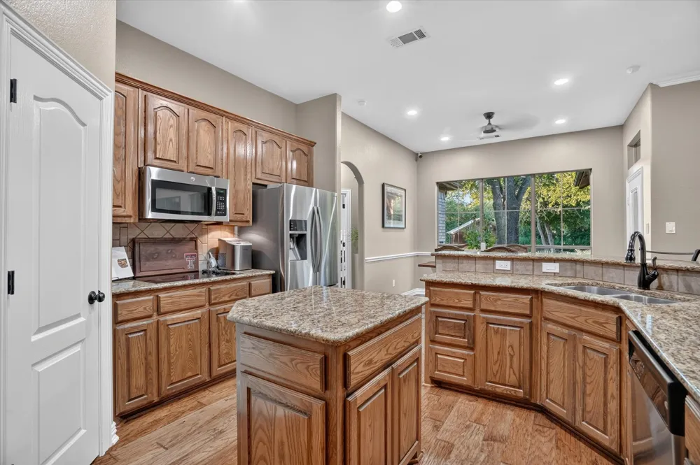 132 Star Crossing Lane Weatherford, TX 76088