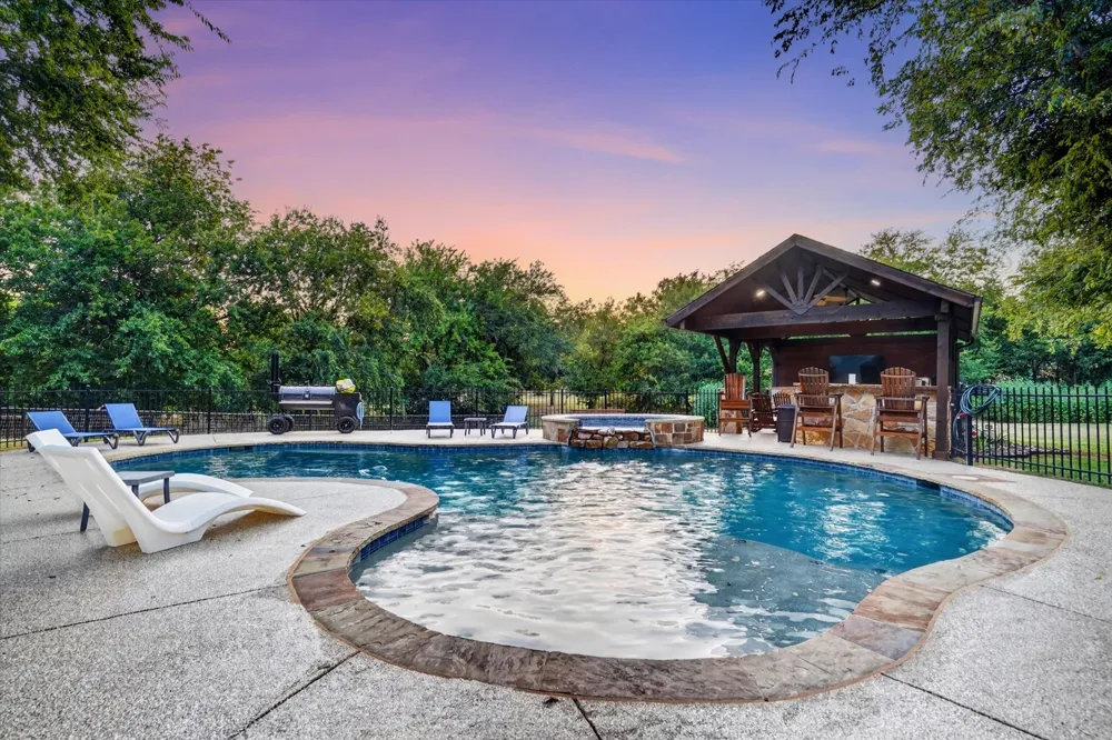 132 Star Crossing Lane Weatherford, TX 76088