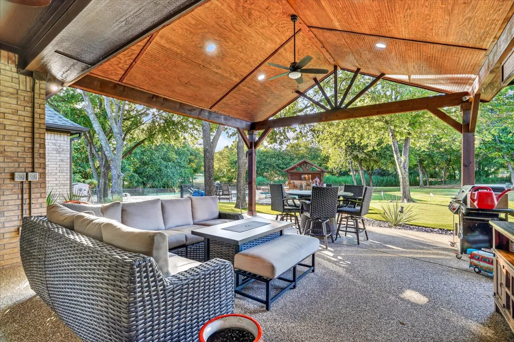 132 Star Crossing Lane Weatherford, TX 76088