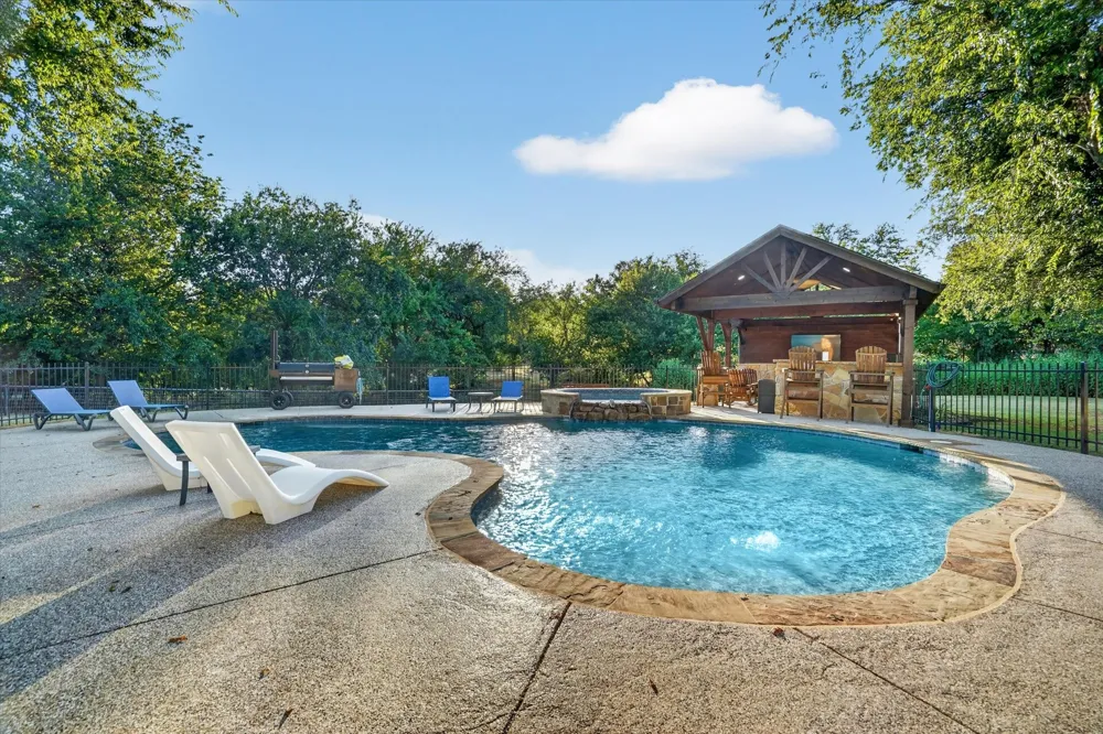 132 Star Crossing Lane Weatherford, TX 76088