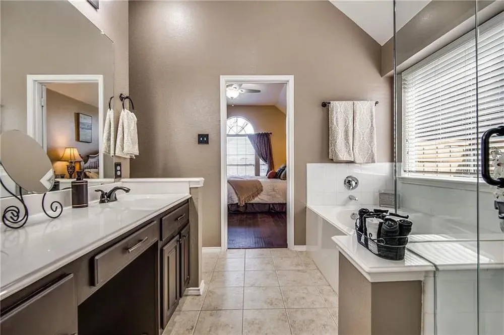 5645 Overland Drive The Colony, TX 75056