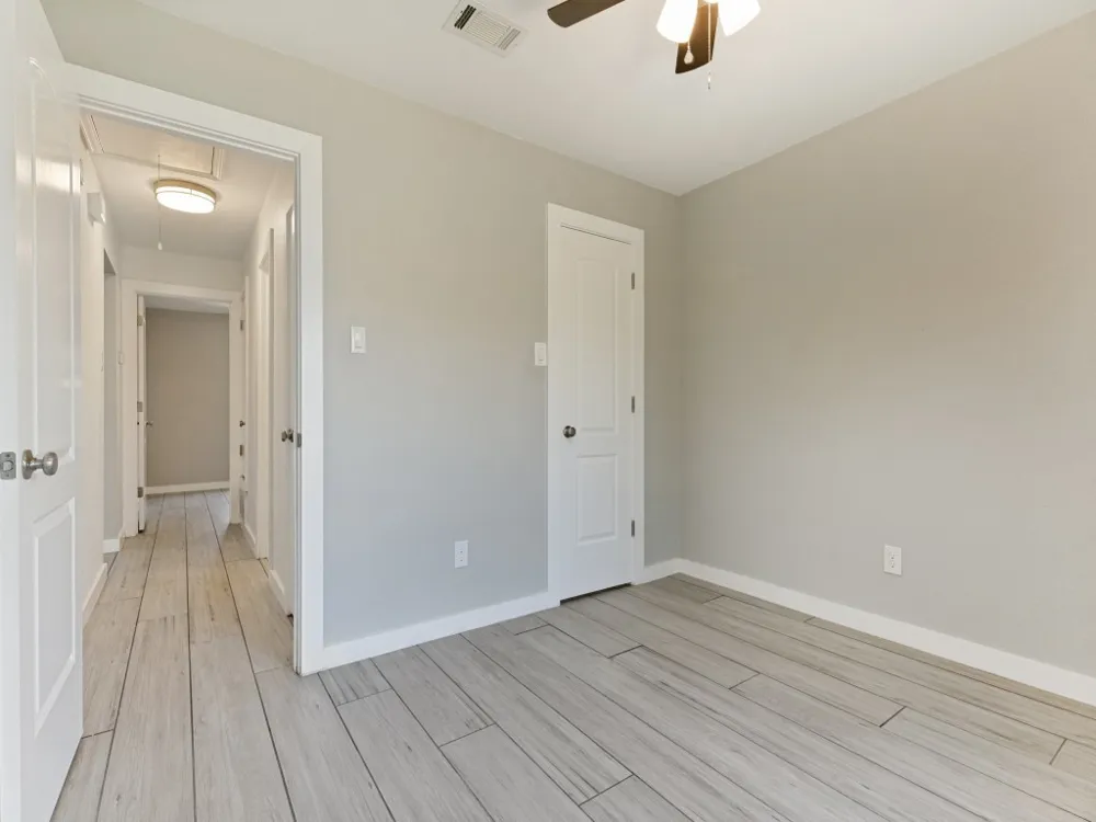6637 Redbud Drive Watauga, TX 76148