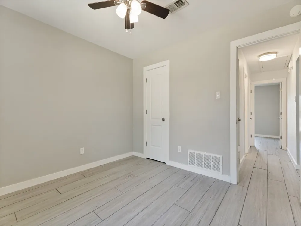 6637 Redbud Drive Watauga, TX 76148