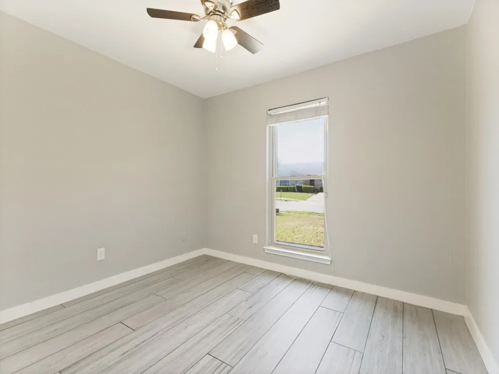 6637 Redbud Drive Watauga, TX 76148
