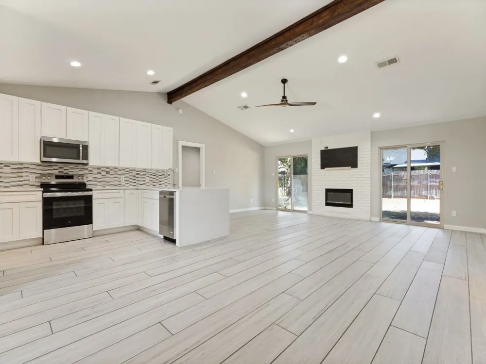 6637 Redbud Drive Watauga, TX 76148