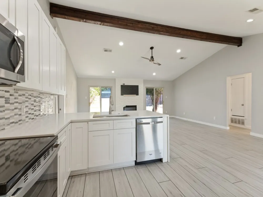 6637 Redbud Drive Watauga, TX 76148