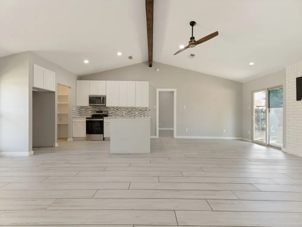 6637 Redbud Drive Watauga, TX 76148