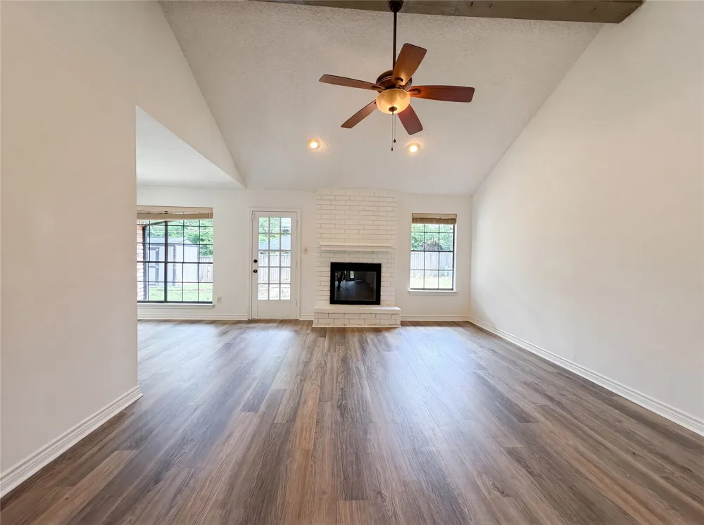 5719 Stage Line Drive Arlington, TX 76017