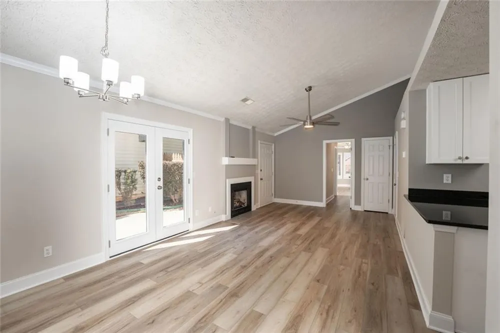 1318 Yorkshire Lane Woodstock, GA 30188