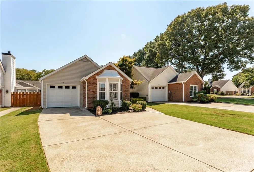 1318 Yorkshire Lane Woodstock, GA 30188