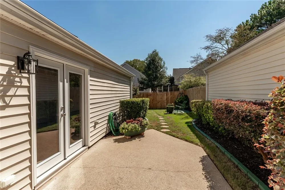 1318 Yorkshire Lane Woodstock, GA 30188