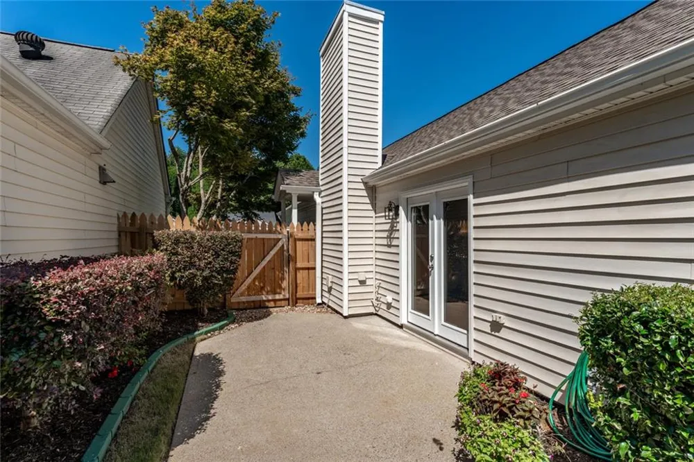 1318 Yorkshire Lane Woodstock, GA 30188