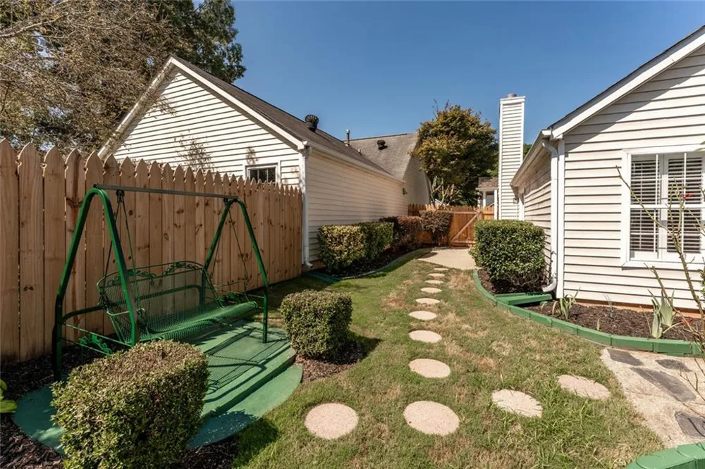 1318 Yorkshire Lane Woodstock, GA 30188