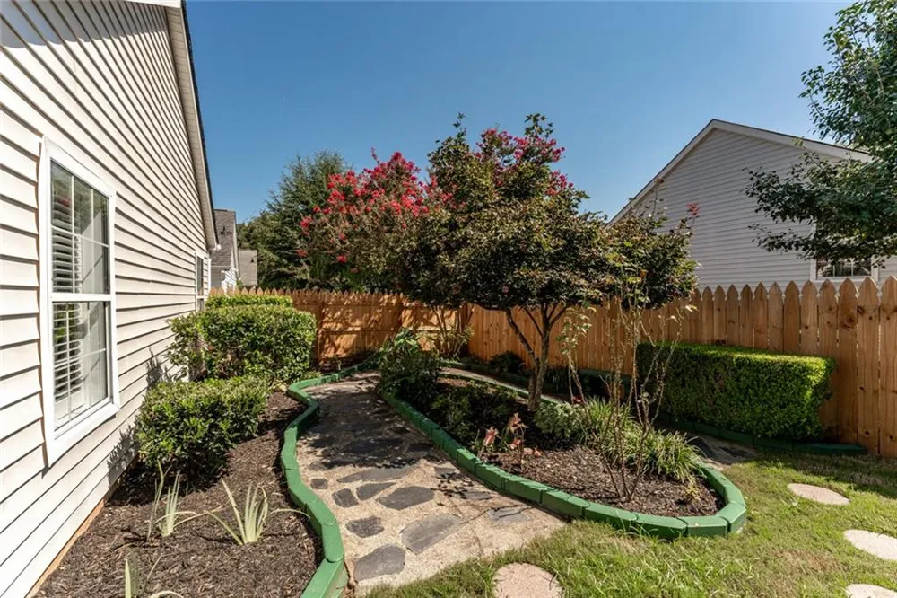 1318 Yorkshire Lane Woodstock, GA 30188