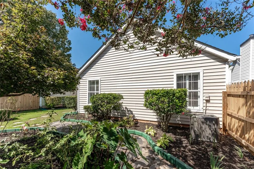 1318 Yorkshire Lane Woodstock, GA 30188