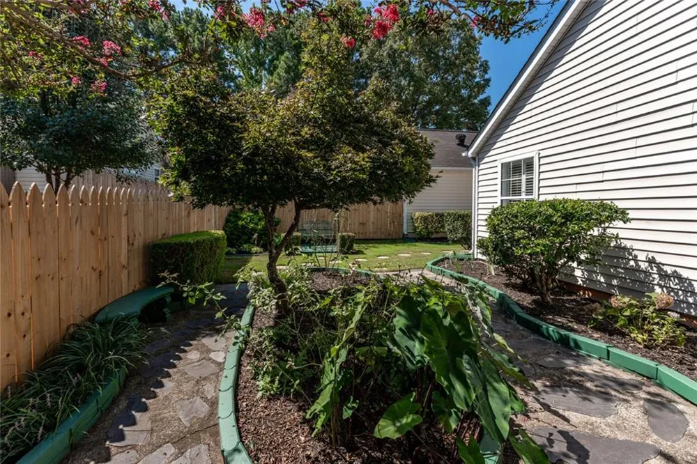 1318 Yorkshire Lane Woodstock, GA 30188